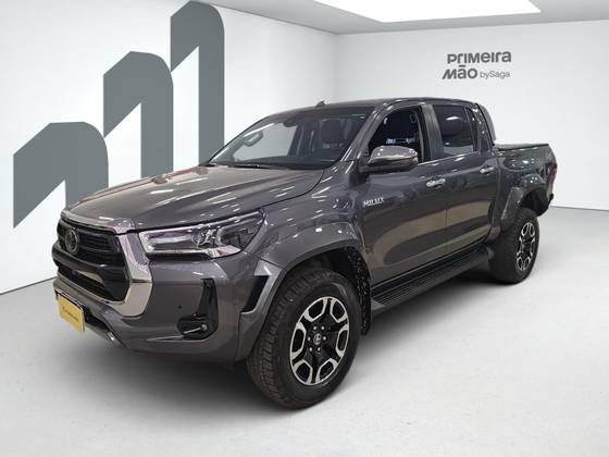 TOYOTA HILUX 2.8 D-4D TURBO DIESEL CD SRX 4X4 AUTOMÁTICO
